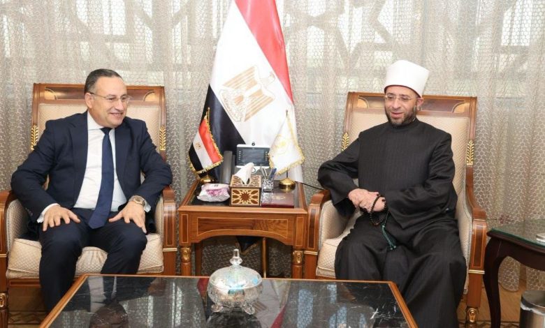 وزيرا الأوقاف والتعليم العالي يبحثان تعزيز الوعي وترسيخ القيم الإيجابية وتوظيف البحث العلمي في تطوير الخطاب الدعوي