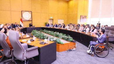 وزيرة التضامن الاجتماعي تبحث مع ممثلي الجمعيات والمؤسسات الأهلية العاملة في مجال الإعاقة تعزيز التعاون لتوفير الكراسي المتحركة والأجهزة التعويضية