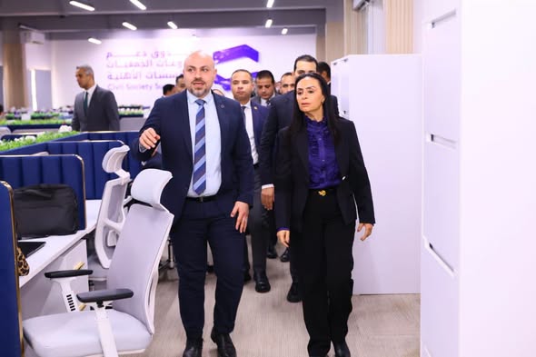 وزيرة التضامن الاجتماعي تتفقد المقر العام لصندوق دعم مشروعات الجمعيات والمؤسسات الأهلية