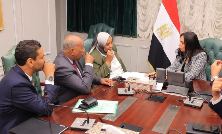 وزيرة التضامن الاجتماعي تلتقي عددًا من أعضاء مجلس النواب.. وتوجه بسرعة بحث وحل مشكلاتهم