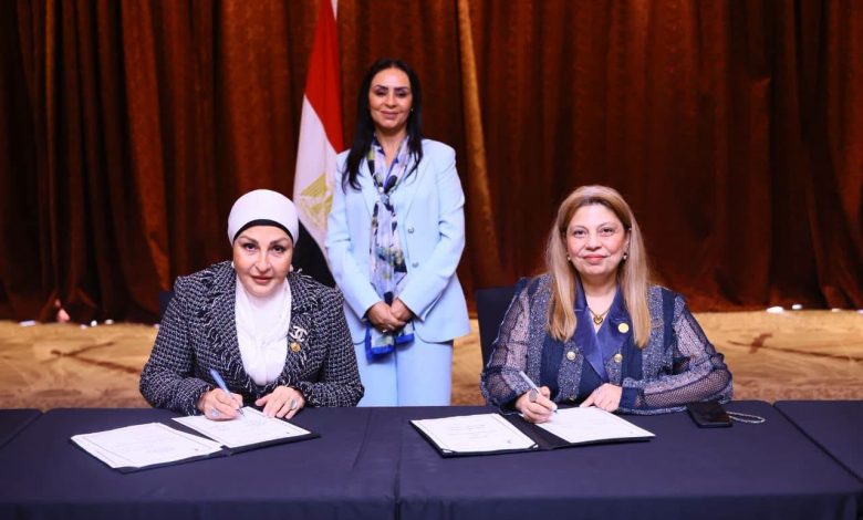 وزيرة التضامن تشهد توقيع صندوق دعم الصناعات الريفية والبيئية