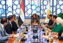 وزيرة التنمية المحلية والبيئة تبحث مع إحدى شركات القطاع الخاص أحدث الحلول والتطبيقات الرقمية لدعم تنفيذ المنظومة