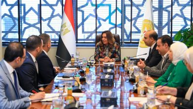 وزيرة التنمية المحلية والبيئة تبحث مع إحدى شركات القطاع الخاص أحدث الحلول والتطبيقات الرقمية لدعم تنفيذ المنظومة