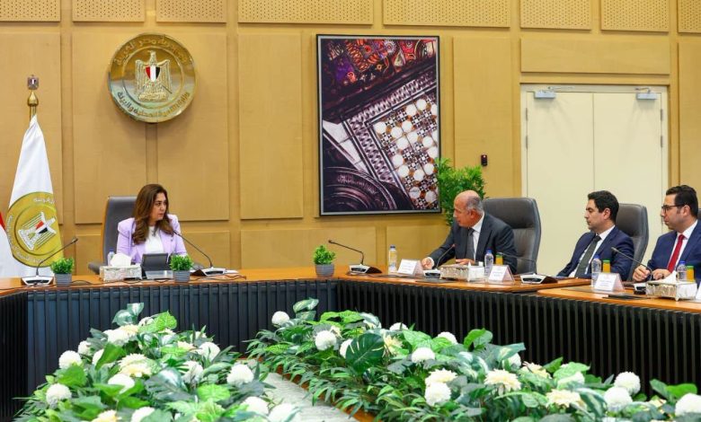 وزيرة التنمية المحلية والبيئة تعقد اجتماعًا تنسيقيا مع الوفد التفاوضي المصري لمتابعة آخر مستجدات مشاركة مصر في قمة المناخ بتركيا
